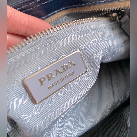 😱 PRADA Authentic Leather Tessuto Buckle Crossbody Bag With 2 Zip Pockets!😍 - Picture 7 of 14